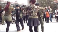 陶然亭水兵舞老队员在表演