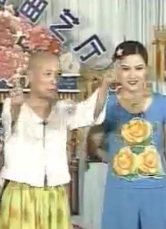 转星翟波和小豆豆表演二人转《寡妇戏光棍》