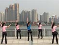 青儿广场舞我爱大中国