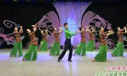 杨艺艺子龙格格广场舞 七朵莲花