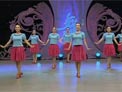 杨艺广场舞挥着翅膀的女孩
