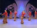 杨艺广场舞拉手手亲口口
