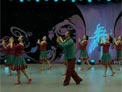 杨艺广场舞月光下的美人