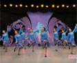 杨艺广场舞快乐的人请你鼓掌