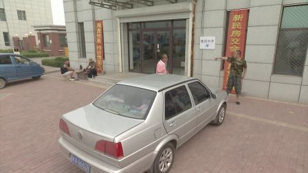 关东微喜剧《二毛愣放气儿》