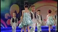 《集体舞：欢乐童年》幼儿舞蹈