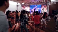 王广成广场舞《感到幸福你就拍拍手》LIVE抓