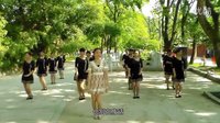 文雯穿心村广场舞《吻我一下》