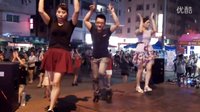 骚年时代 代替了青青 招围观  厦边东尚广场