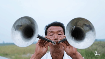 大爷练就吹唢呐绝活《一曲百鸟朝凤吹催人泪