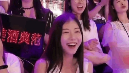 宋晓峰这段小品太逗  磕磕巴巴的就把观众逗
