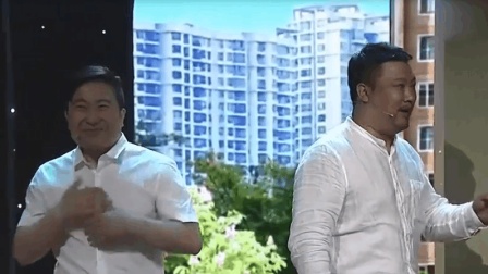 贾冰小品《推销》向英雄的爹致敬