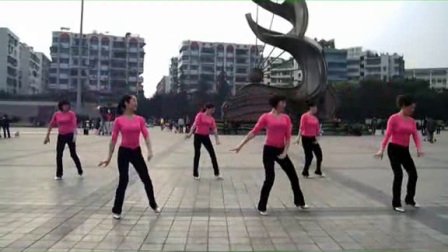 周思萍广场舞《家乡的小河》