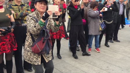 晋京水兵舞 陶然亭公园互动