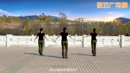 云裳广场舞《女兵走在大街上》肖肖老师原创