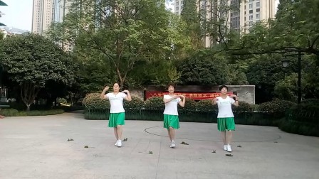 橄榄叶广场舞《网络一线牵》背面之正面