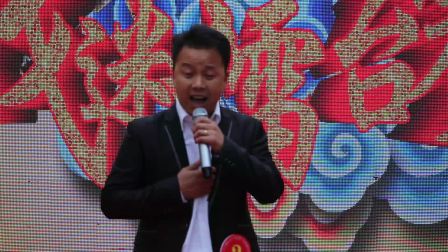 戏迷万达广场演唱眉户戏剧