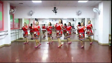 就爱广场舞《溜溜的山寨溜溜的醉》云裳广场
