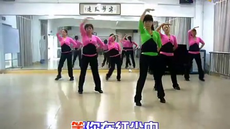 动动广场舞《我是否也在你心中》