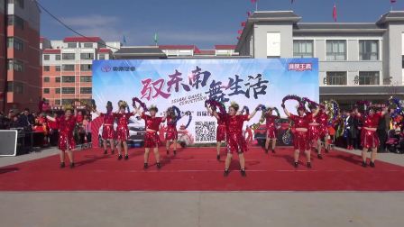 广场舞大赛武威双城站 1时尚辣妈广场舞队
