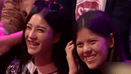 这俩人的相声吐槽德云社太精彩了 台下美女