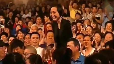 鲁豫偷偷跑去德云社听相声 郭德纲发现一顿
