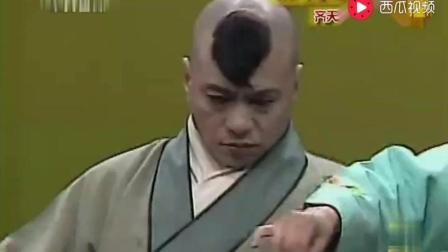 小品《新柜中缘》白骨精和黑熊怪打起来了