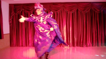 裴禹深川剧变脸表演
