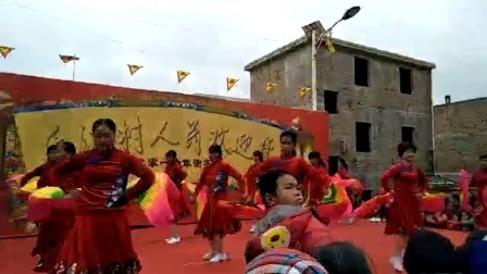 山里人乐的好潇洒 糖豆广场舞