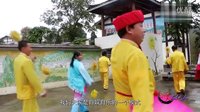 带领村民唱花灯戏《十谢共产党》