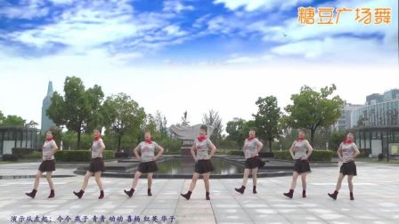 动动广场舞《水蓝蓝》水兵舞
