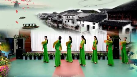 张春丽广场舞《江南梦2》团队正面演示 后期