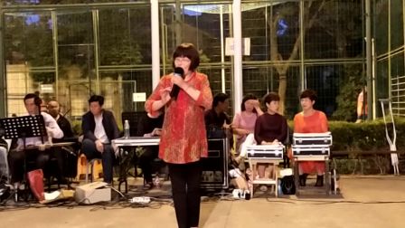 鄞州邱隘文化广场篮球场旁边宝贝组合