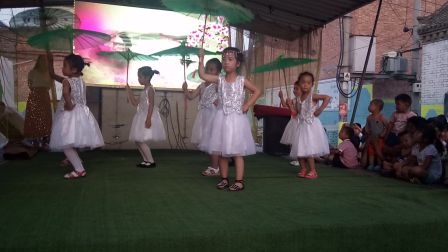 幼儿舞蹈《烟花三月》