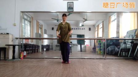 霞霞舞出健康广场舞《飞歌醉情怀》下载