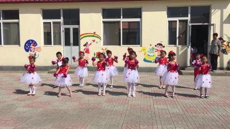 2017小王学校幼儿舞蹈《马兰谣》