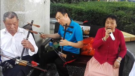 浏阳老年湘剧围鼓队演奏关公盘貂（司鼓曾令荣