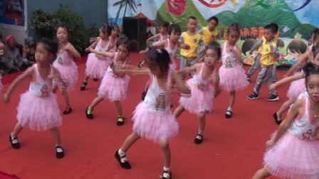中班幼儿舞蹈《彩虹桥》高清