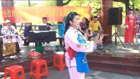 湖南花鼓戏在民间 手机随拍
