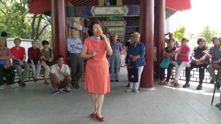 陈女士演唱评剧《李三娘打水》
