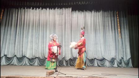 各个潮剧团演出结束做《团圆》幸福美满