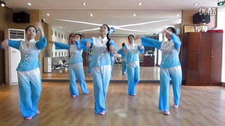 舞灵美娜子广场舞《烟花三月》姐妹版高清