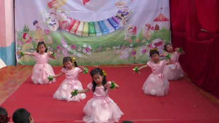 幼儿舞蹈《踏浪》