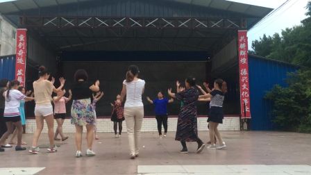 阆中市峰占乡广场舞教学视频