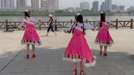 花之约视频 春英广场舞《吉祥藏历年》