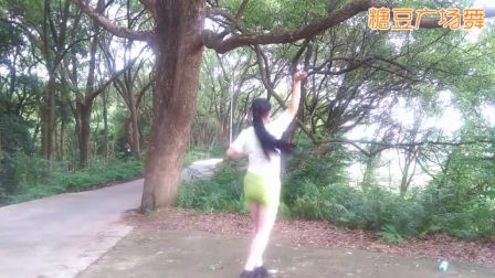 玲珑姐妹广场舞《三分钟情歌》