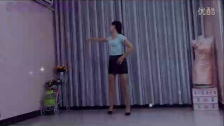 青青世界广场舞 美女热舞《错过相见错不过