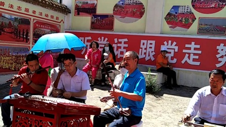 协身舞协会二人台组于清花 和小红表演的《