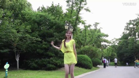 小君广场舞《爱如星火》全是爱 室外