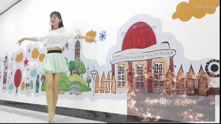 小君广场舞《美丽的童话》2高清